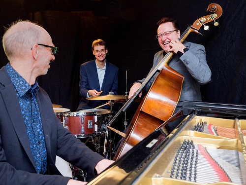 Blue Note Bach Trio 500